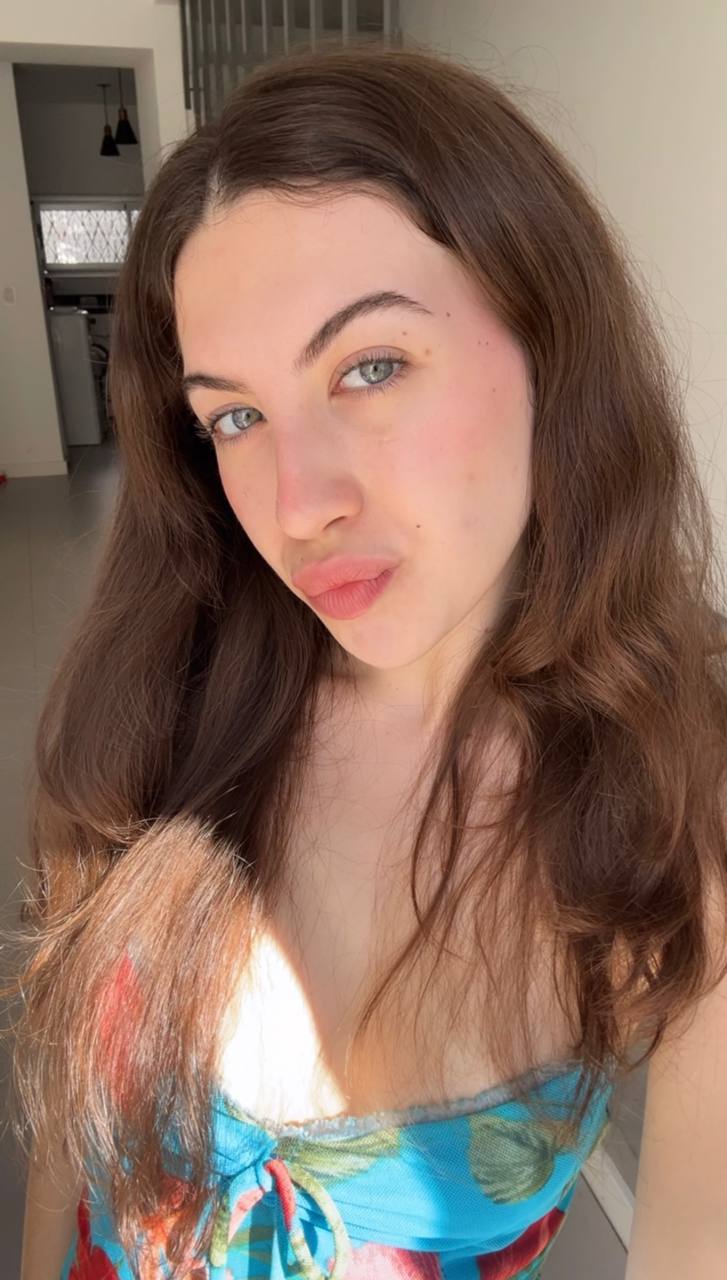 Nude girl Amber in Gothenburg