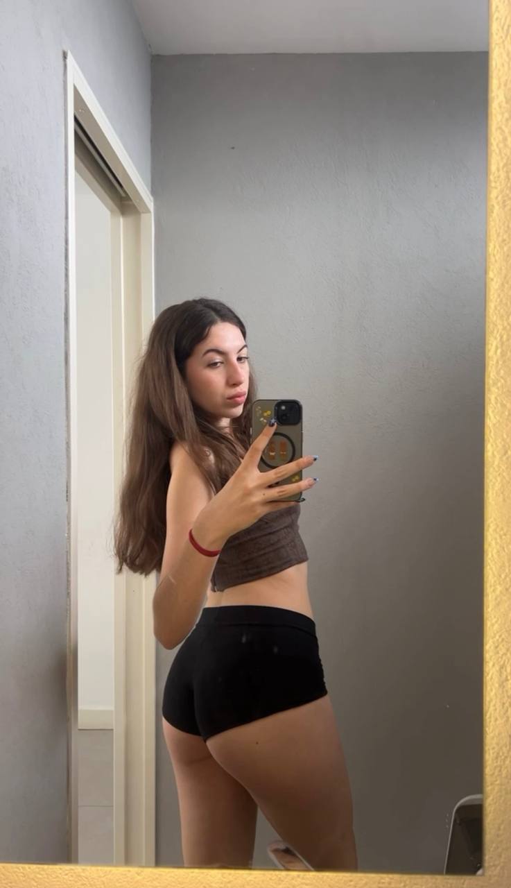 Amber in her underwear in Gothenburg