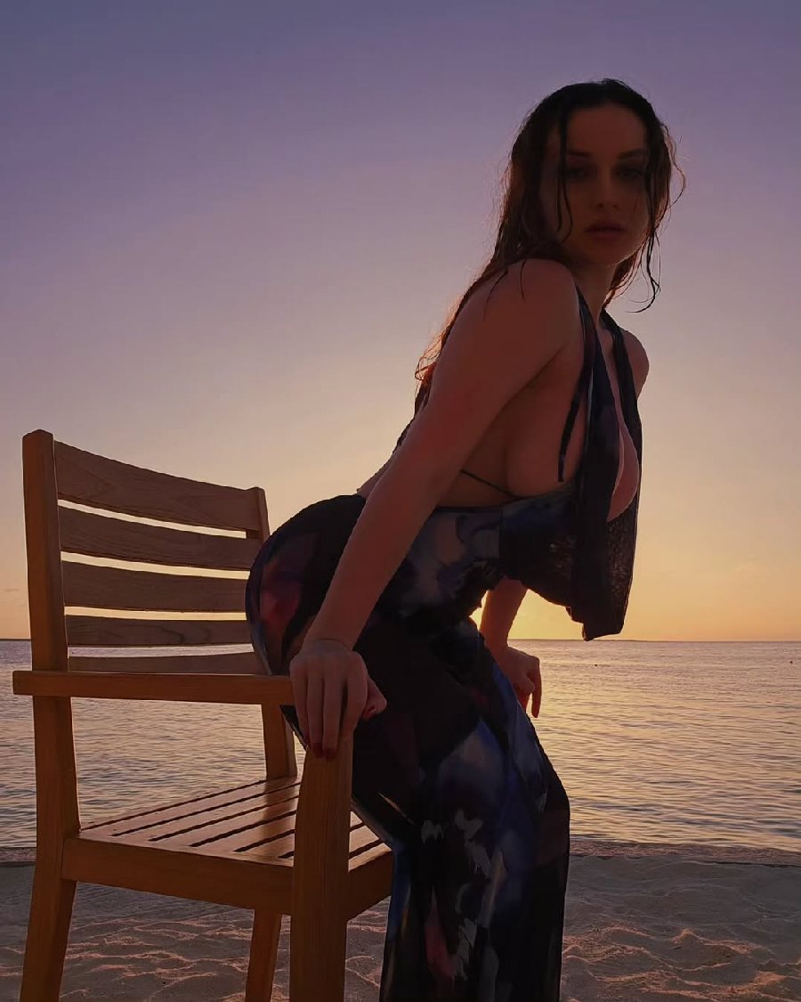 Sexy girl Miranda Faith nude in Gothenburg