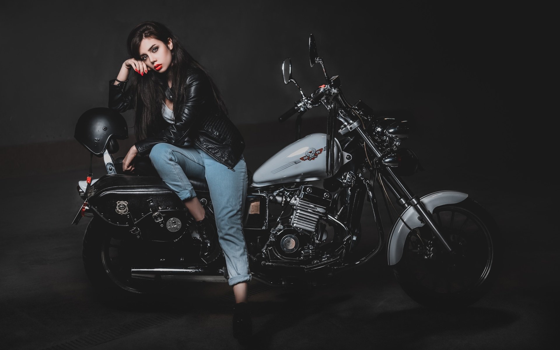 Biker girls: style and drive in Gothenburg