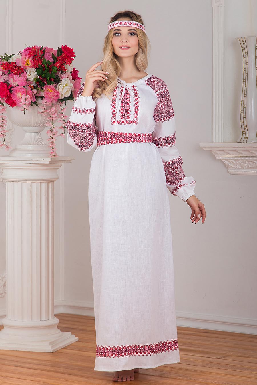 Women in Slavic costumes in Gothenburg