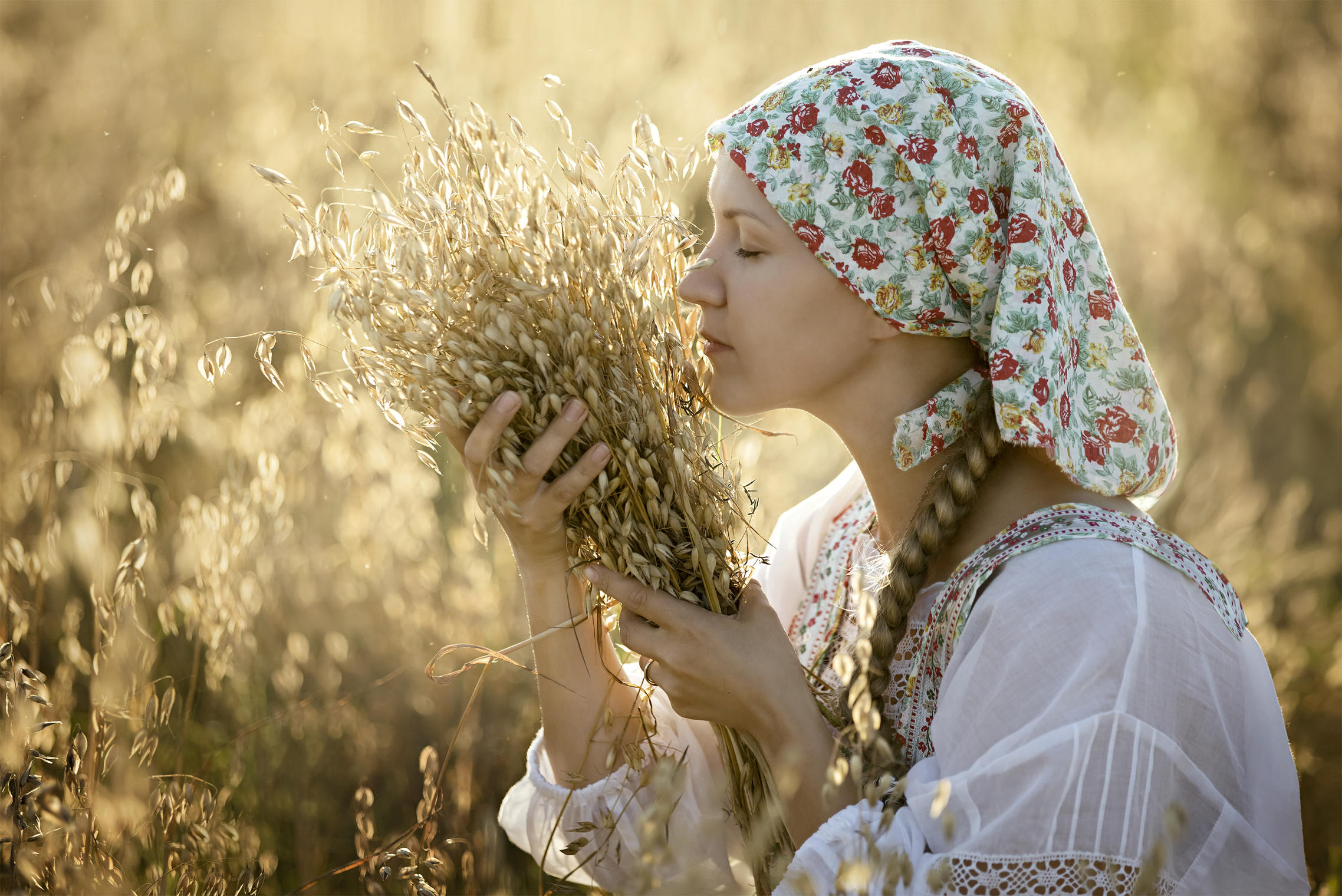 Photo Women in Slavic costumes in Gothenburg