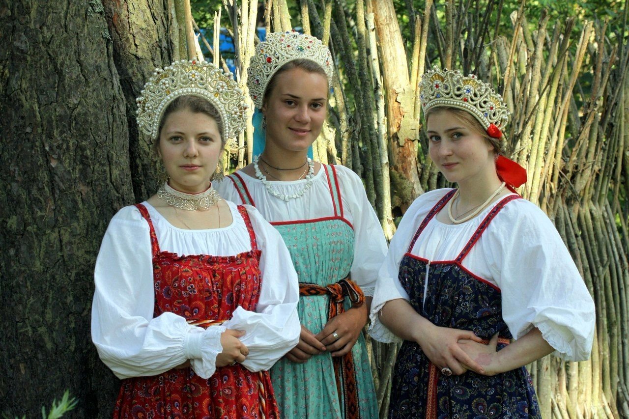 Sexy model Girls in Slavic costumes in Gothenburg